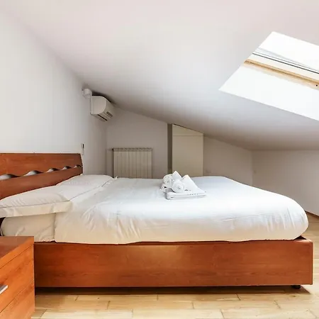 Apartment Window On The Arno II Netflix, Wifi, Ac *
