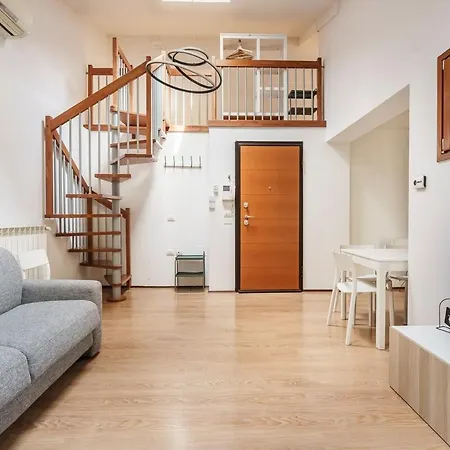 Apartment Window On The Arno II Netflix, Wifi, Ac