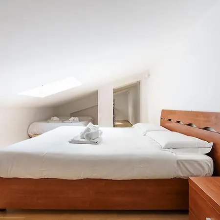 Apartment Window On The Arno II Netflix, Wifi, Ac *